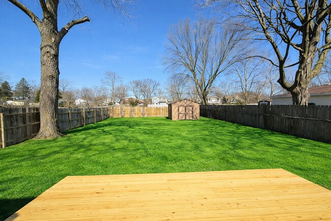 Building Photo - 910 S Golf Cul De Sac St