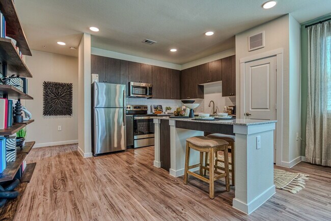 Primary Photo - 5901 Co Rd 277