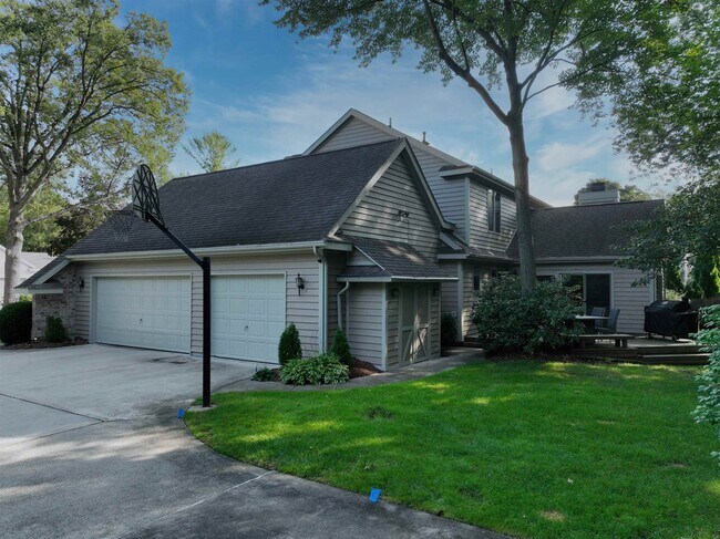 Building Photo - 4907 Pinewood Ct