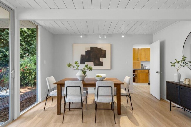 Building Photo - 729 Stendhal Ln