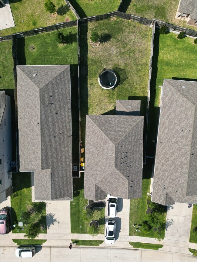 Building Photo - 7010 Silverleaf Oak St
