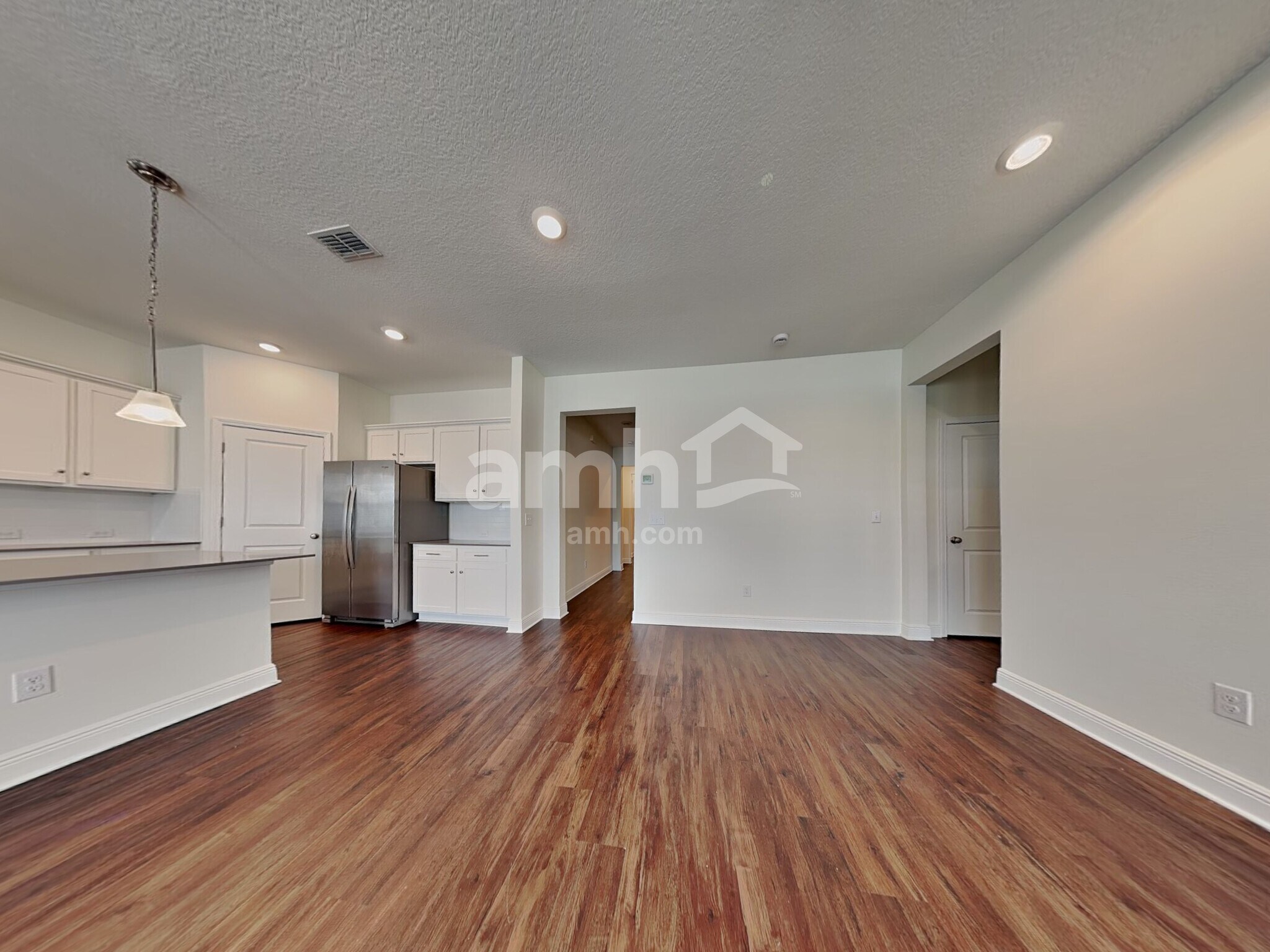 Building Photo - 27592 St Andrews Ave