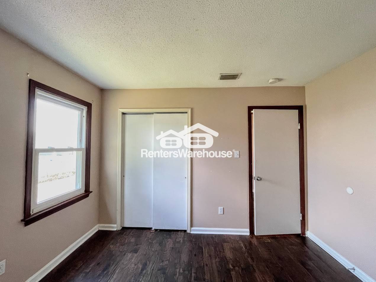 Building Photo - 521 Brisa Dr
