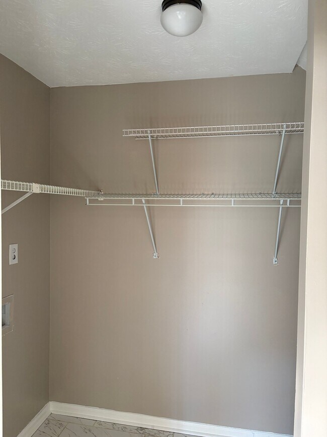 Building Photo - 5526 Clover Rise Ln