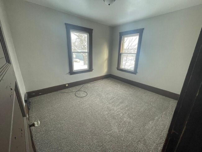 Building Photo - 800 E 157th St