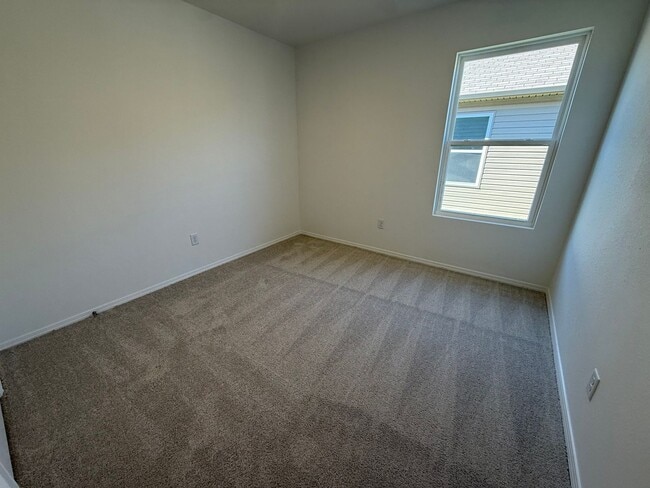 Building Photo - 10412 Marilyn Dr