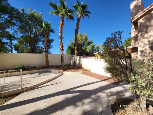 Building Photo - 2113 Harbor Cliff Dr