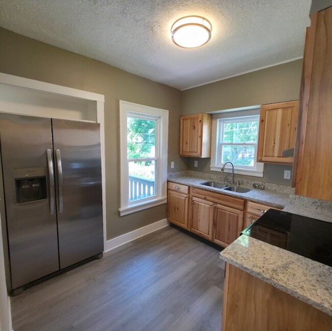 Building Photo - Cleveland Heights 3-Bed Single-Family