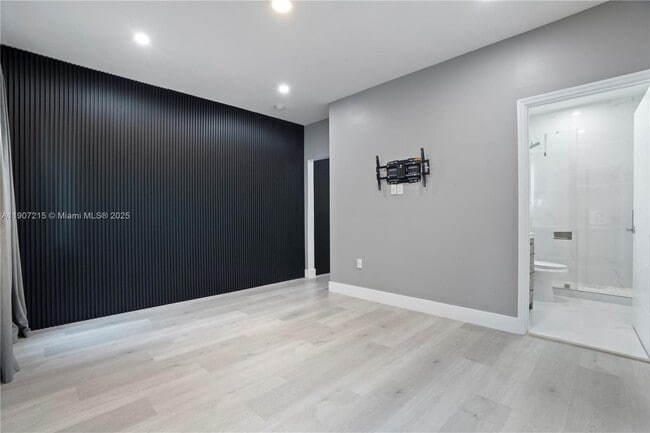 Building Photo - 5734 Buchanan St