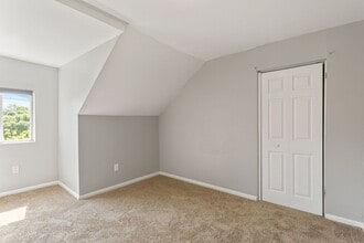 Building Photo - 4 bed 1.5 bath - Completely updated in great Mt. Washington location - central air, washer/dryer