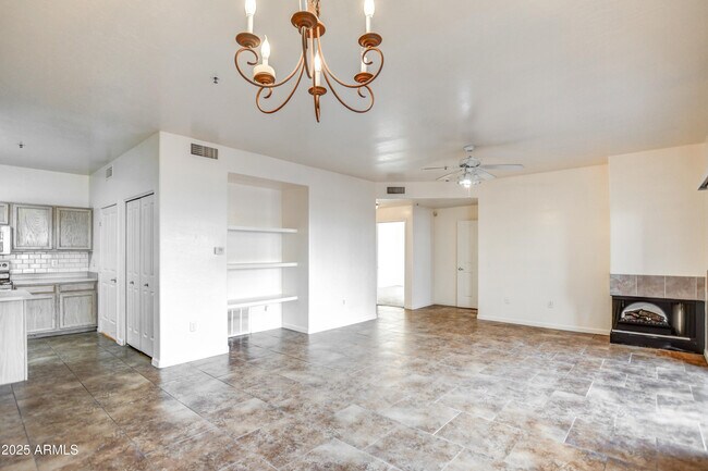 Building Photo - 11260 N 92nd St