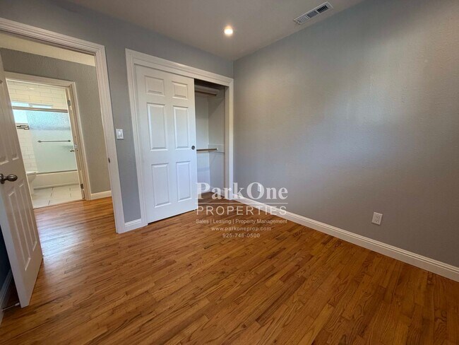 Building Photo - 5098 Black Oak Rd