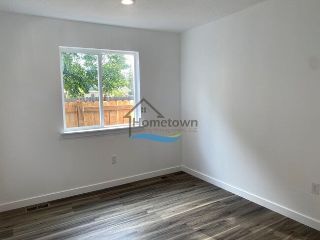 Building Photo - 2 Bedroom 1 Bath House Built in 2022 Avail...