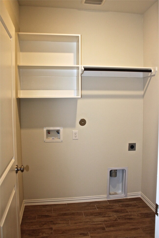 Building Photo - 4408 Mimic Dr
