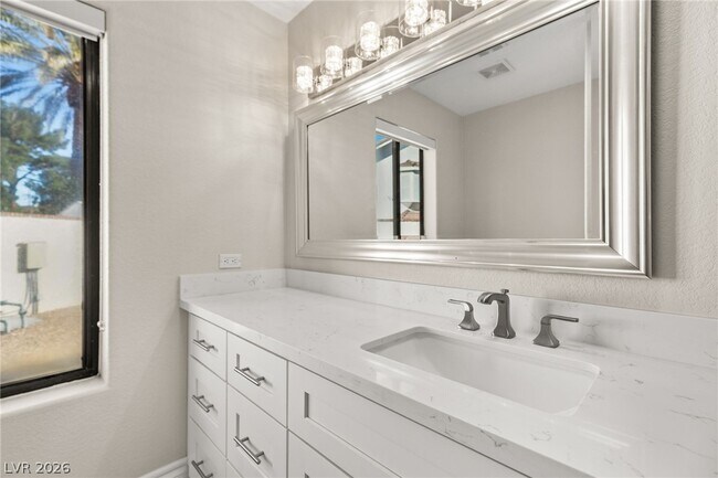 Building Photo - 13 Dovetail Cir