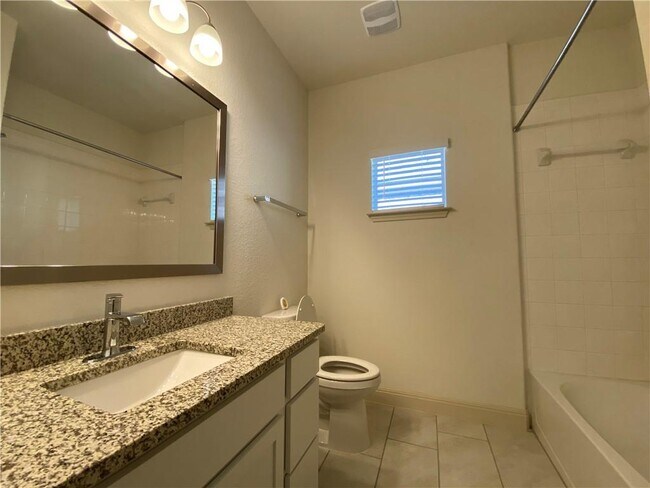 Building Photo - 16500 Aventura Ave