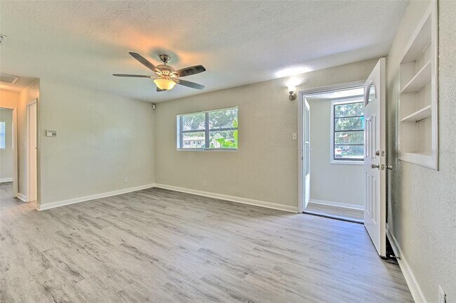 Building Photo - 475 W Ethelene St