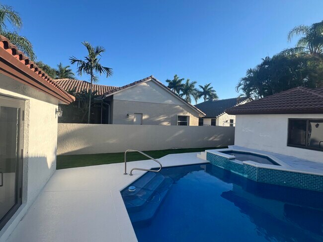 Building Photo - 20077 Palm Island Dr