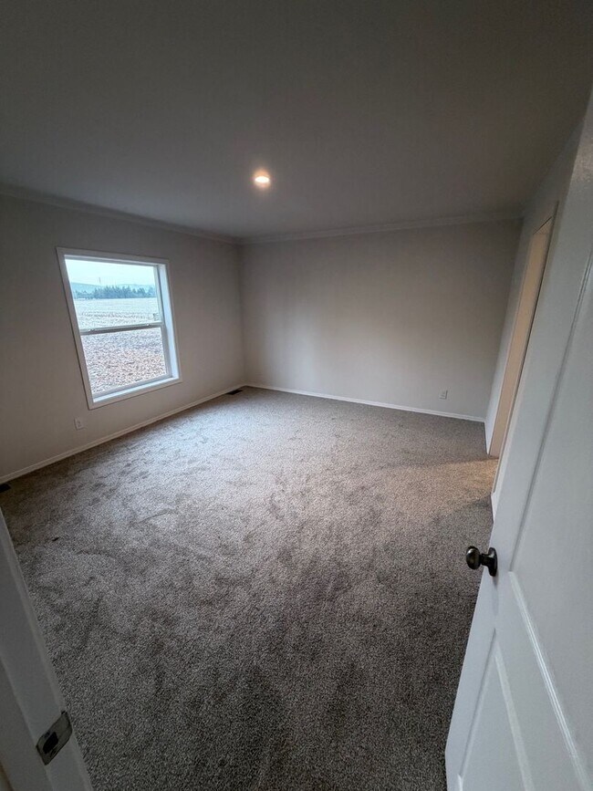 Building Photo - New 3 bedroom 2 bathrooms House on the outskirts of Stayton