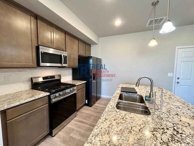 Building Photo - 1611 Spring Water Pt