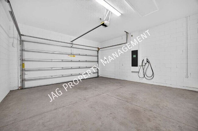 Building Photo - 2199 Emerald Springs Dr