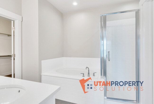 Building Photo - 7632 S Waverly Hls Ln