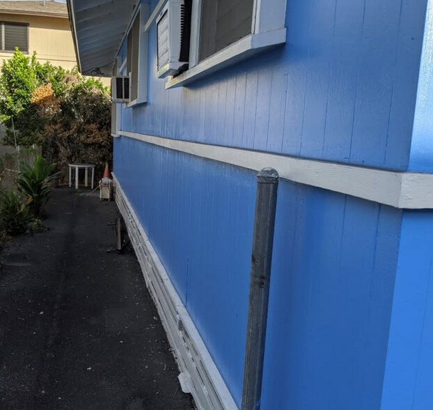 Building Photo - 749 Ekela Ave