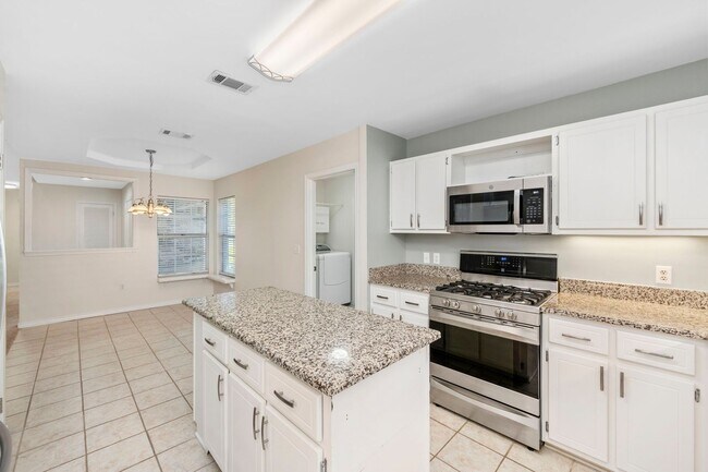 Building Photo - Updated 3BR in Bluewater Bay!!