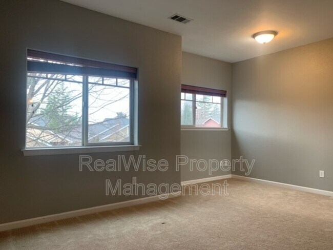 Building Photo - 1115 Catherine Way