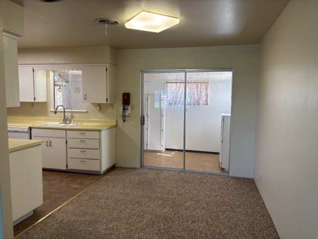 Building Photo - 2847 Moulton Dr