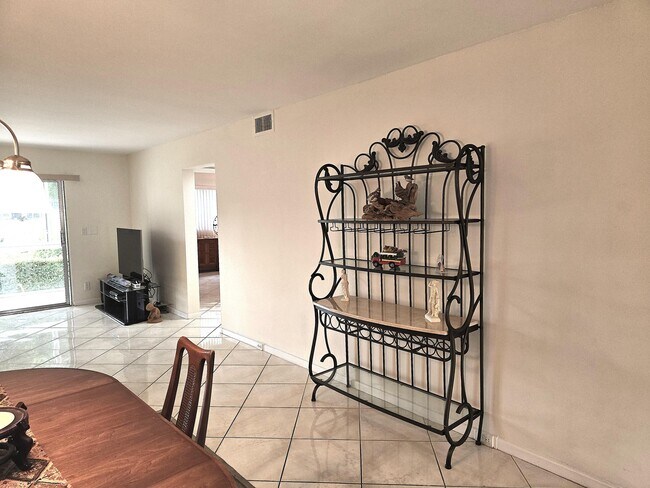 Building Photo - 3403 Bimini Ln