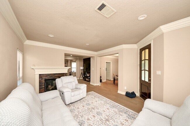 Building Photo - 14454 Summerleaf Ln