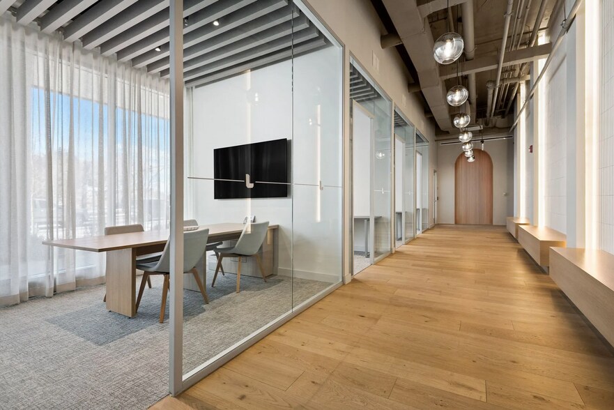 Building Photo - 710 S Seeley St