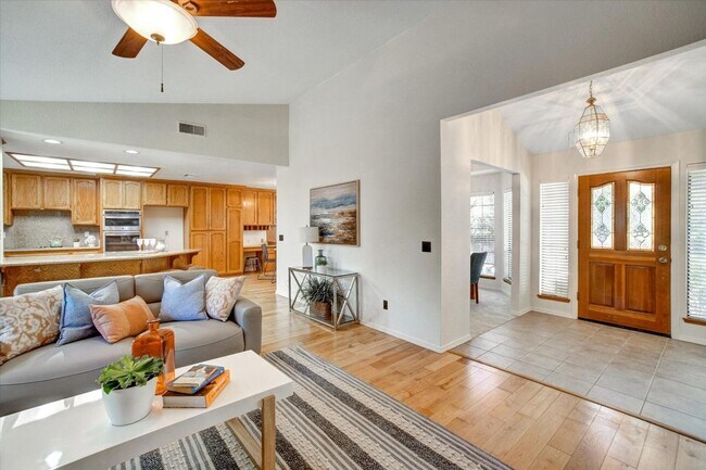 Building Photo - Spacious 4 Bedroom Home in Gated Somerset Hills – 3-Car Garage & Large Backyard