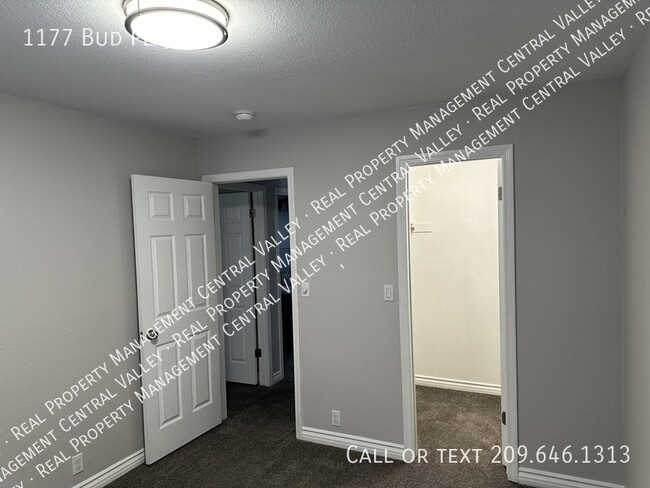 Building Photo - Manteca 4 Bedroom 3 Bathroom Home