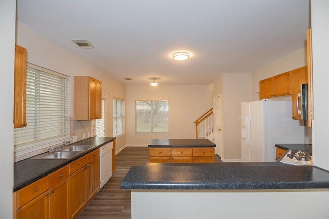 Building Photo - 13416 Anacapo Cove