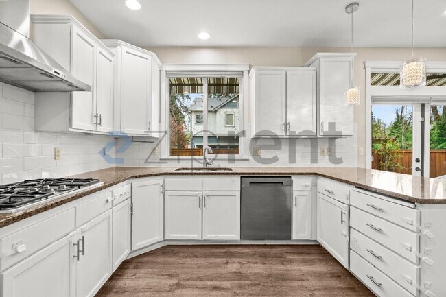 Building Photo - 7413 NE 200th St