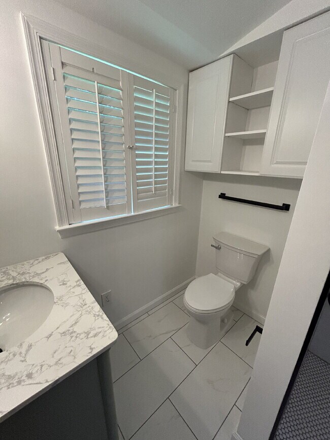 Building Photo - Newly Renovated 3-Bedroom, 2-Bath Home with Spacious Deck & Large Yard