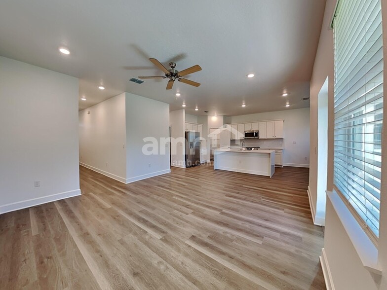 Building Photo - 37831 Dusty Saddle Ln