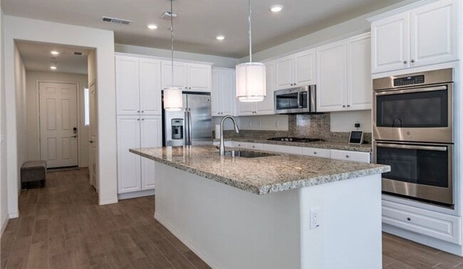 Building Photo - Beautiful 3-Bedroom, 2.5-Bathroom Home for...