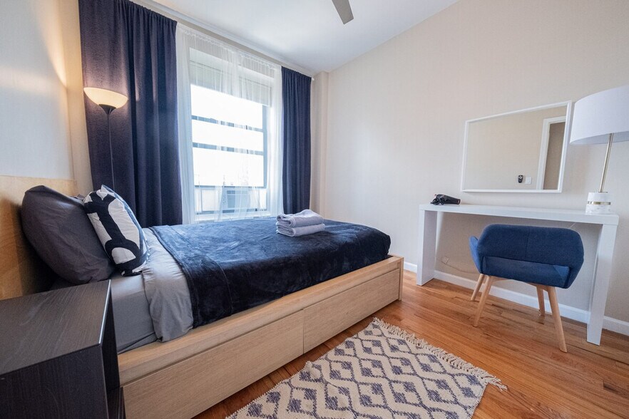 Building Photo - 230 W 113th St