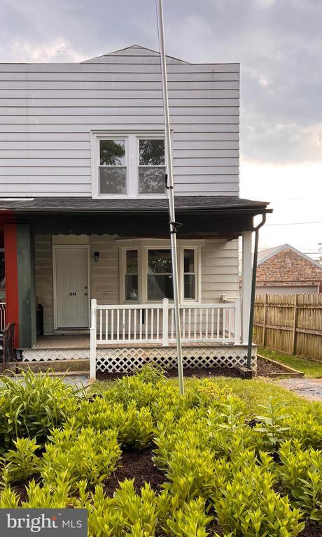 Primary Photo - 1366 Orchard St