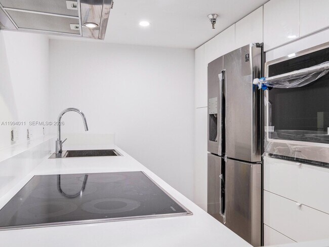 Building Photo - 20505 E Country Club Dr