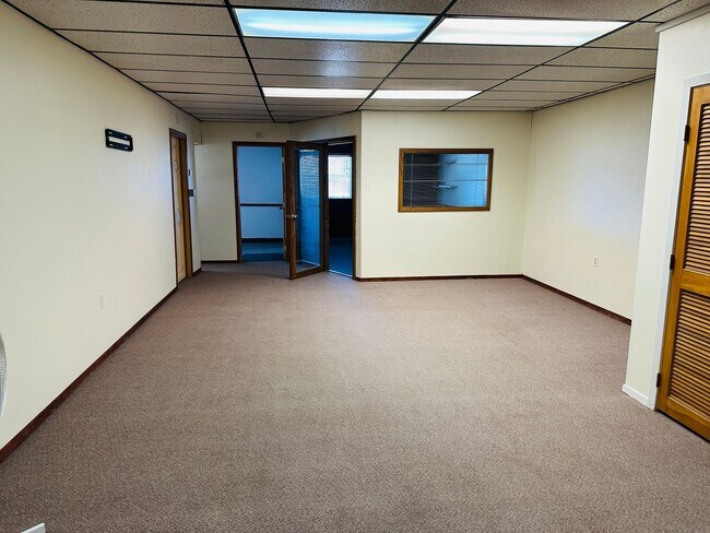 Building Photo - 210 Hallowell Ln