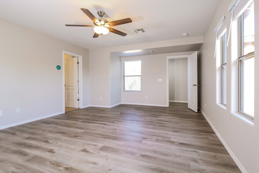 Building Photo - 18514 W Udall Dr