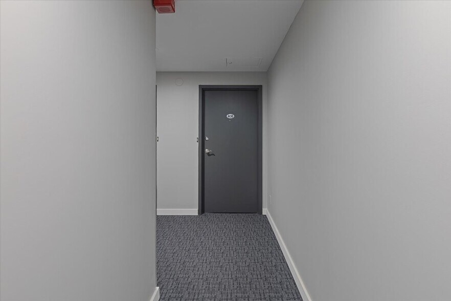 Building Photo - 222 S Racine Ave