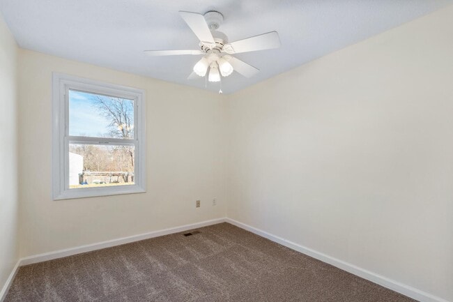 Building Photo - 152 Fairfield Dr