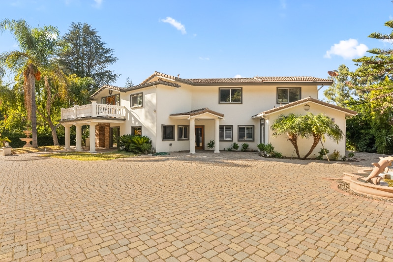 Primary Photo - 3200 Oakley Dr