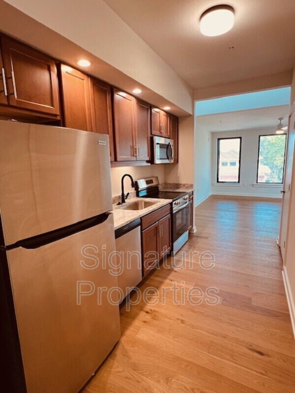 Building Photo - 712 High St