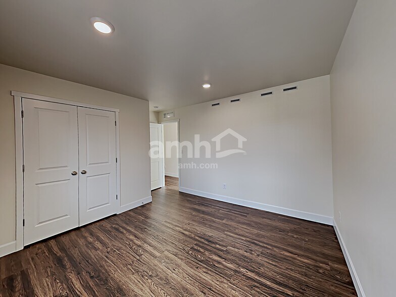 Building Photo - 4207 177th St E